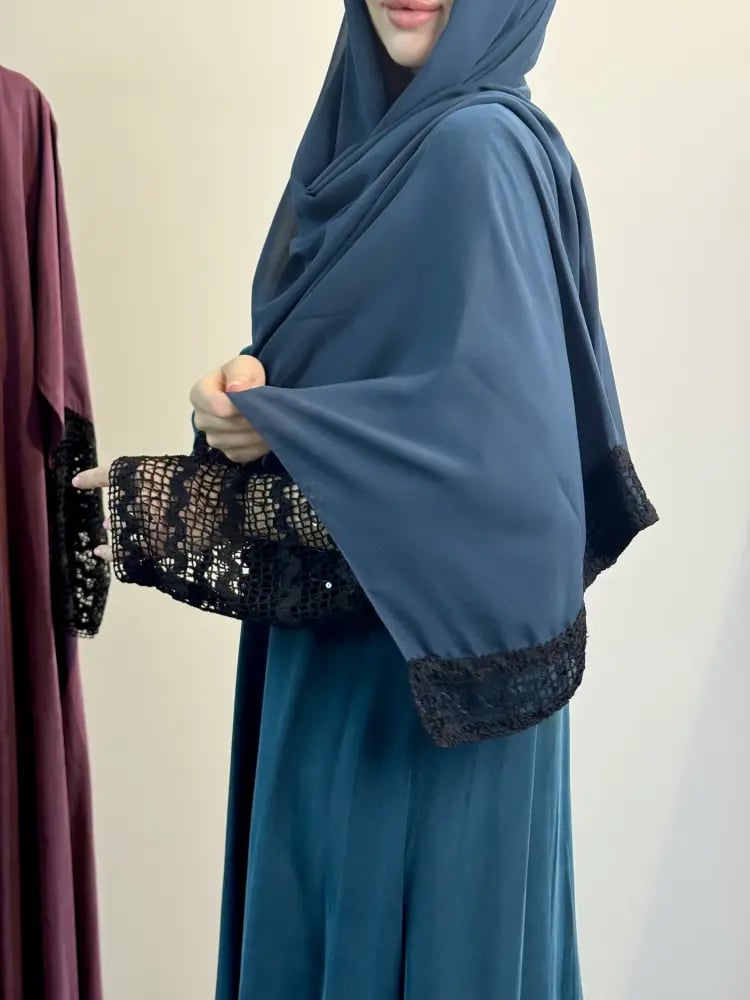 عباية حرير مغسول مشغولة بالجبير والترت