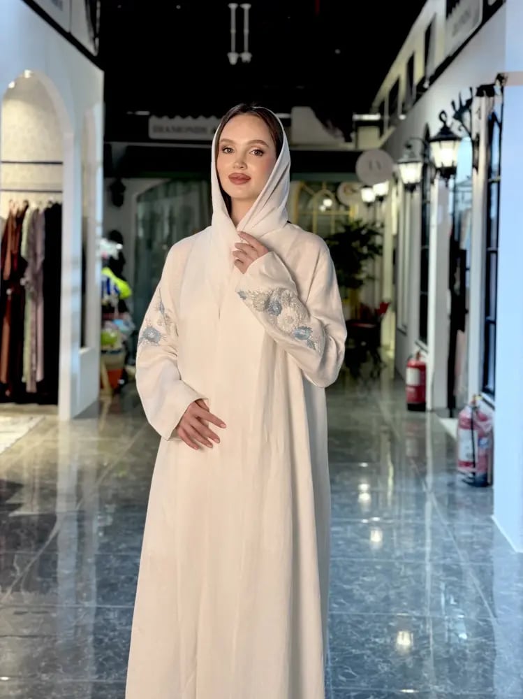 عباية لينين طبيعي مطرزة