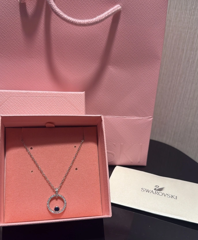 سلسال SWAROVSKI مع ملحقاتها
