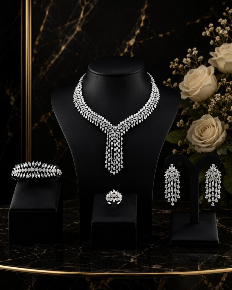 طقم فخم تصميم دقة الألماس
