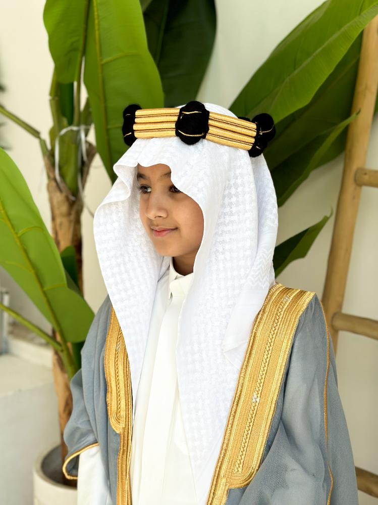 Sky blue cloak embroidered with the name