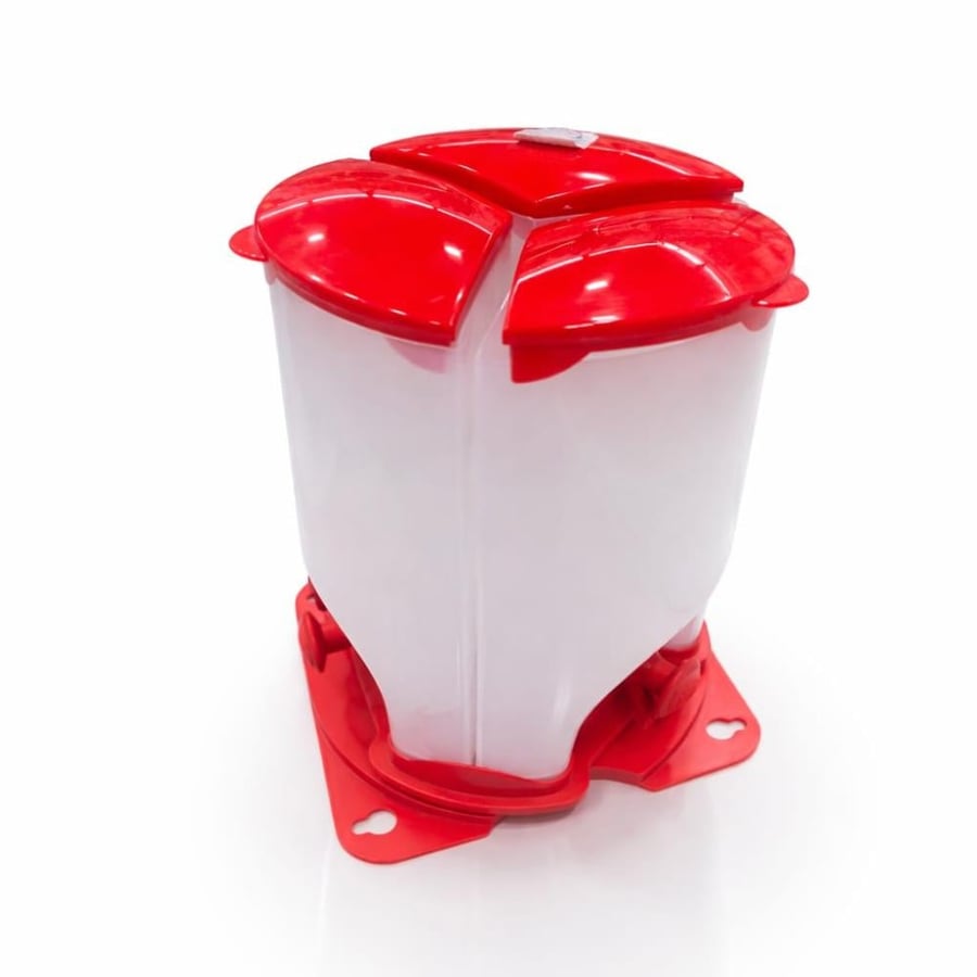 A three-in-one juice with a distinctive and elegant rotating feature