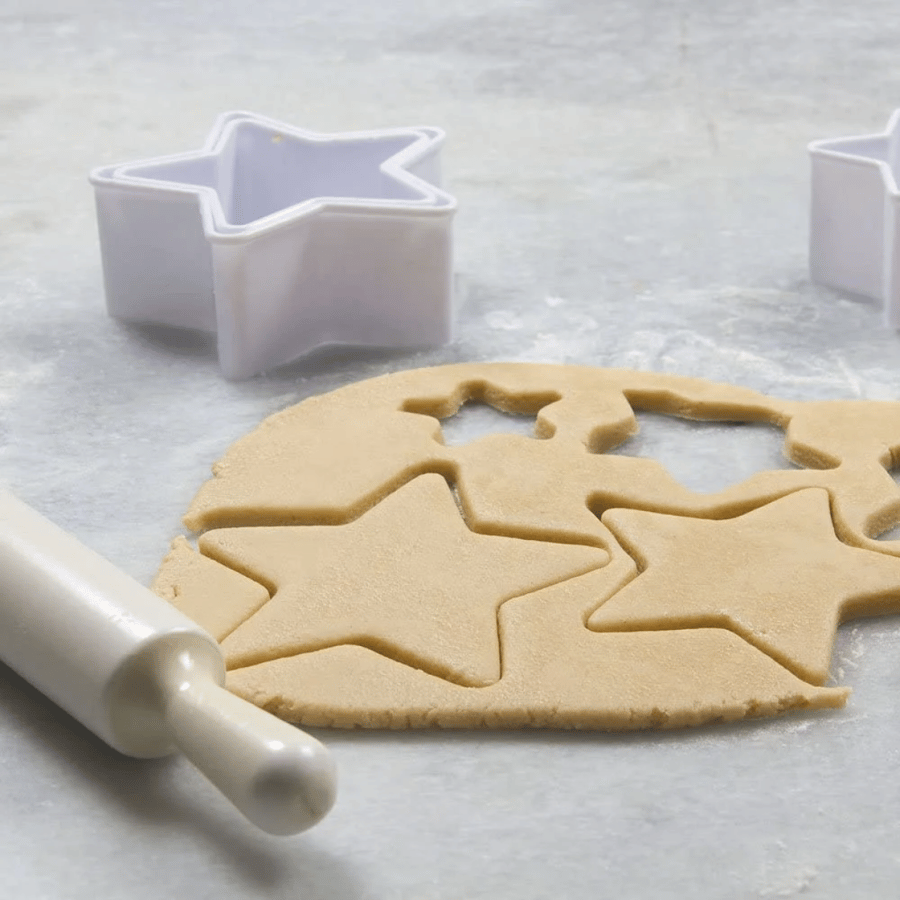 Star-shaped biscuit cutters
