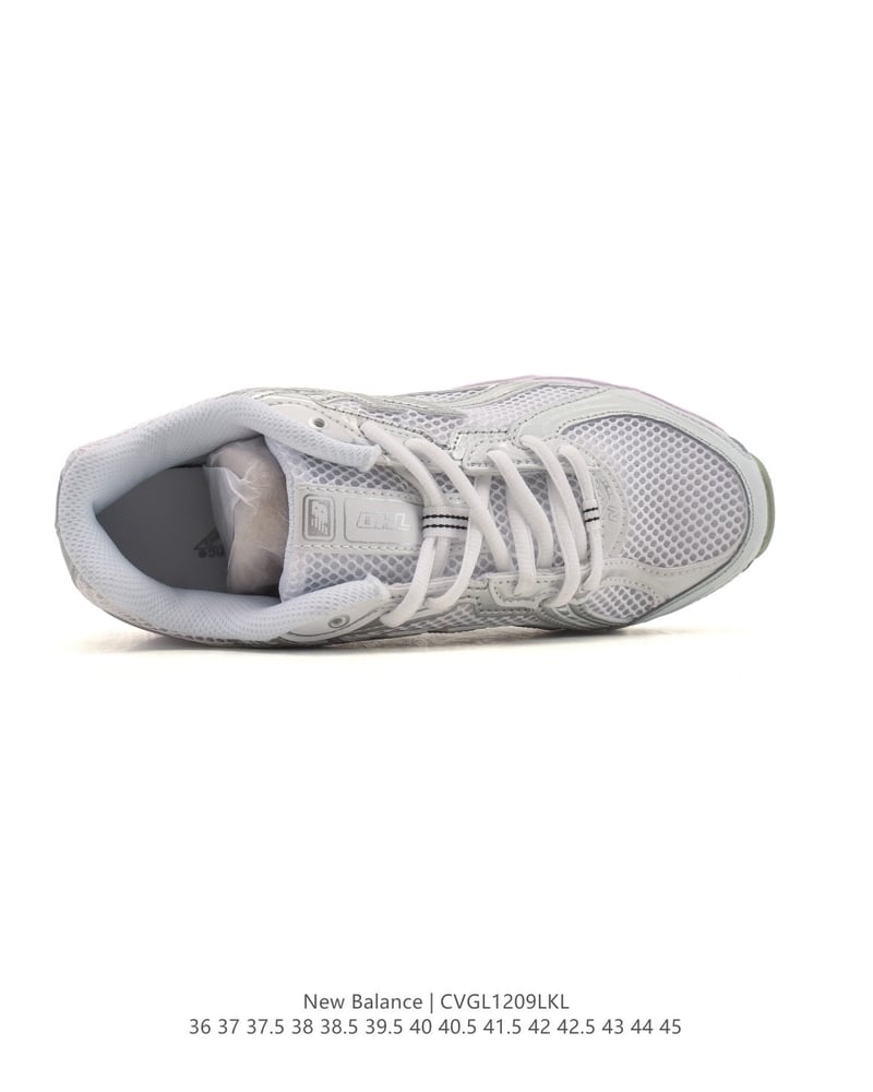 New Balance 740 - النسخة 13