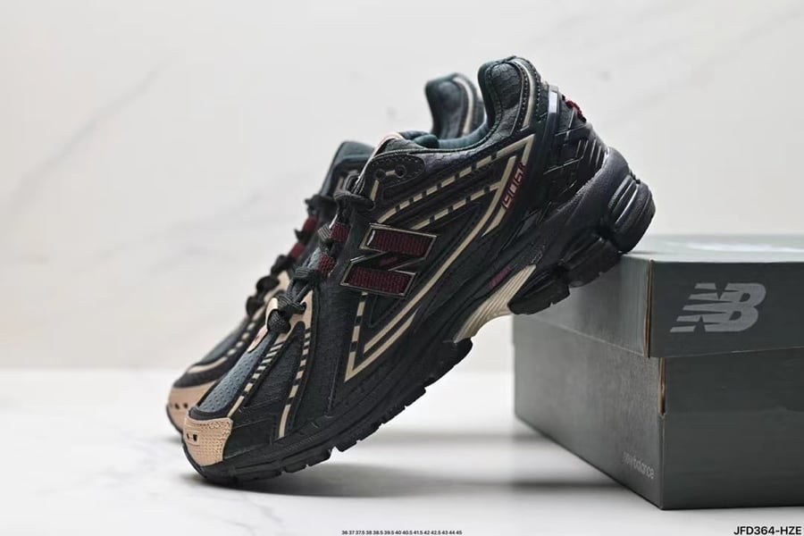 New Balance 1906R