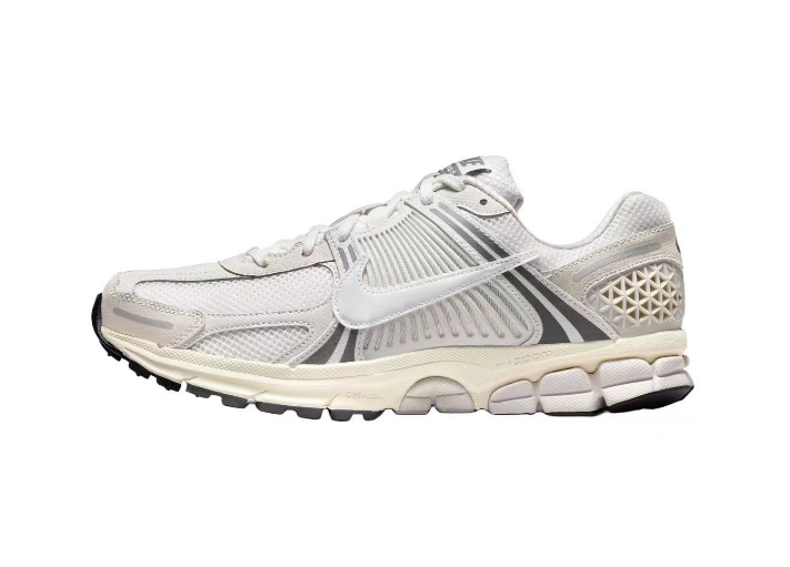 نايك Nike Zoom Vomero 5
