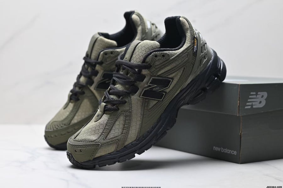 New Balance 1906R