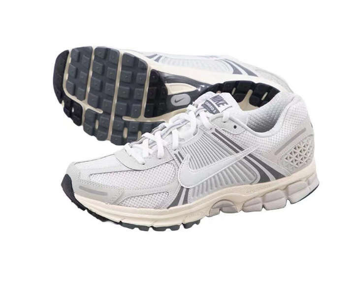 نايك Nike Zoom Vomero 5