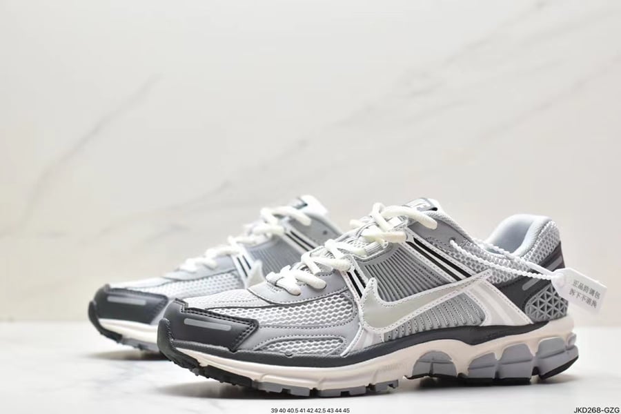 نايك Nike Zoom Vomero 5