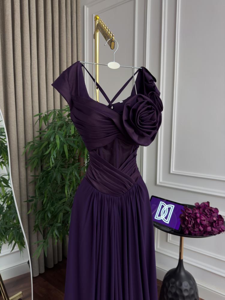 Alya's dress