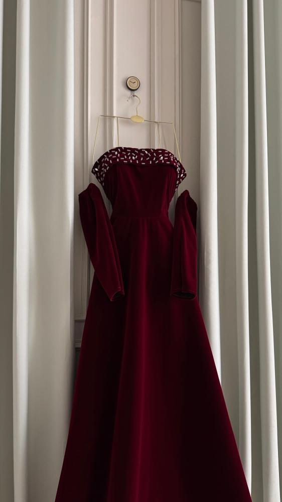 Hoor girl dress