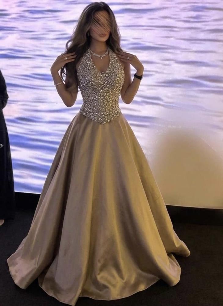 Dress and name it
