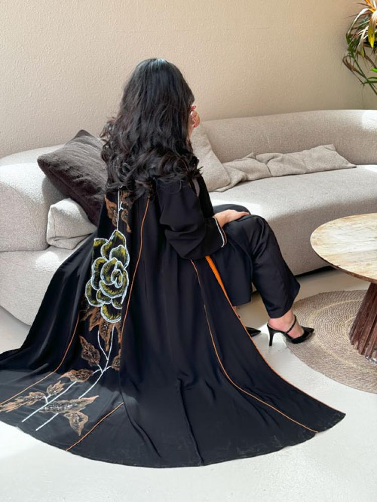 عبايه كريب اسبشل رسم مع شك لولو قصه استريت