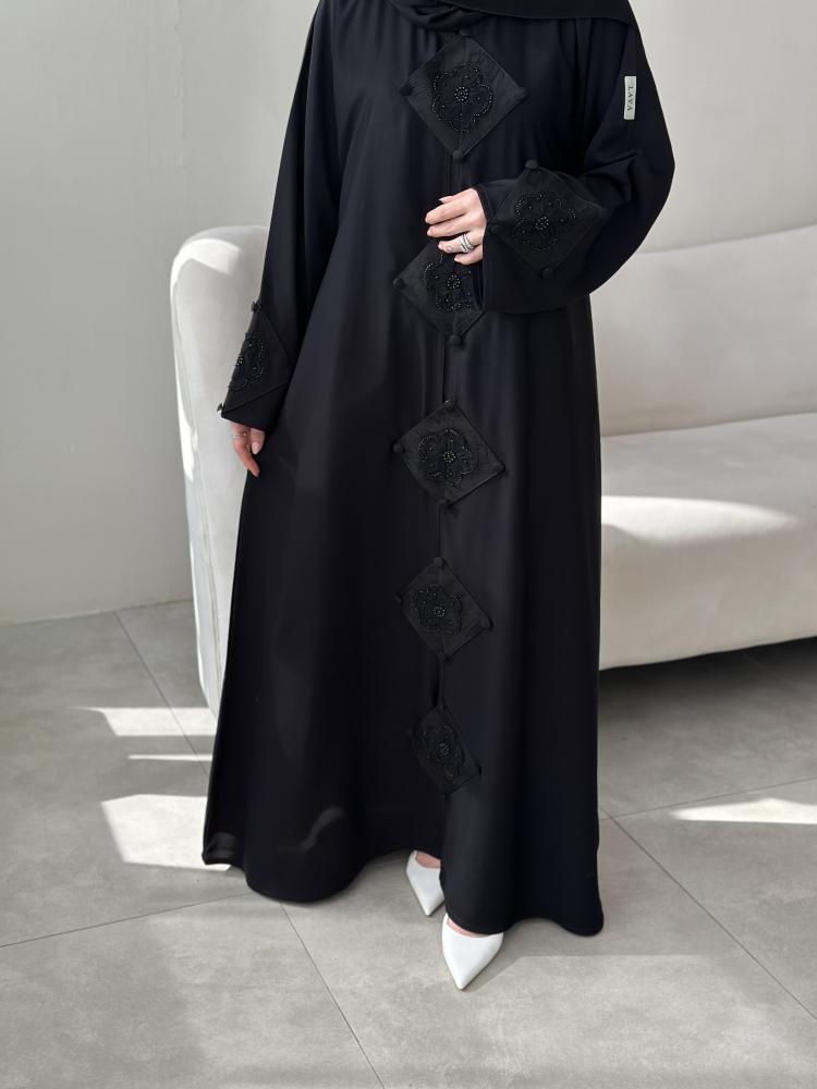 عبايات مطروزة - تفصيل عبايات سمراء