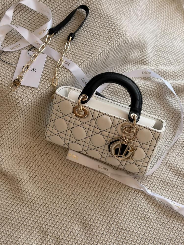 شنطة ديور