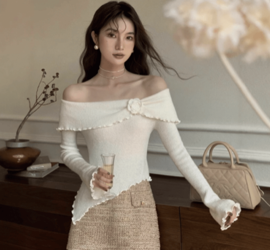 French style off-the-shoulder knitted top for women, fall/winter, new design, versatile, trendy, slim fit, soft, your leisure.