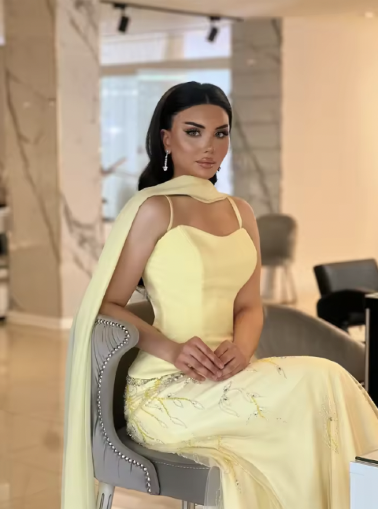 الأصفر الرسن الرقبة أحجار الراين فساتين لحضور الحفلات الموسيقية أنيقة بلا أكمام vestidos de noiva الطابق طول مساء رسمي