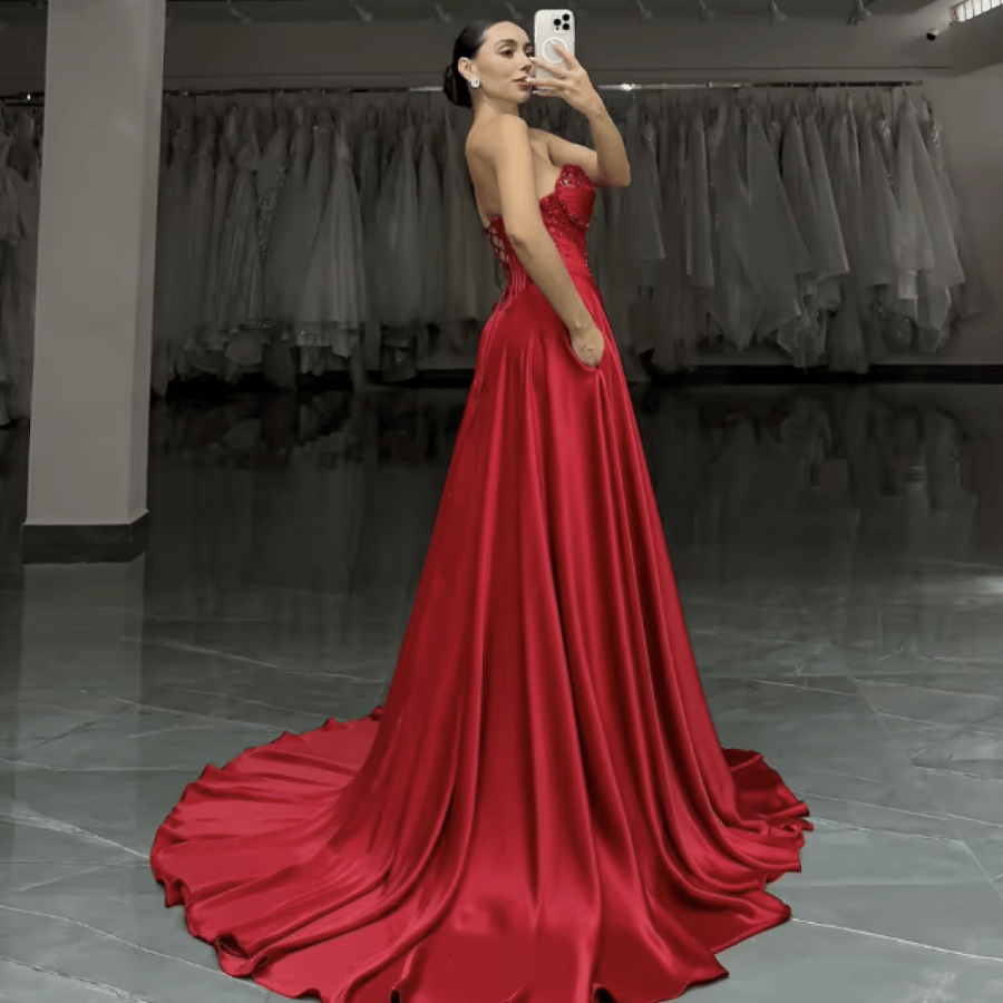 Red strapless high slit dresses for attending concerts, sequined sleeveless wedding dresses, ألف خط decorated evening gown