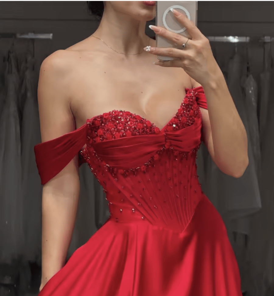 Red strapless high slit dresses for attending concerts, sequined sleeveless wedding dresses, ألف خط decorated evening gown