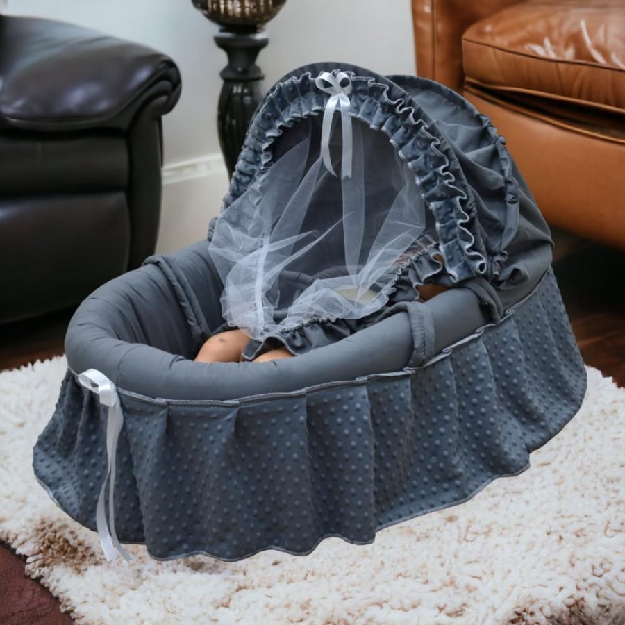 Portable children's bed with padded thick seat made of high-quality materials
