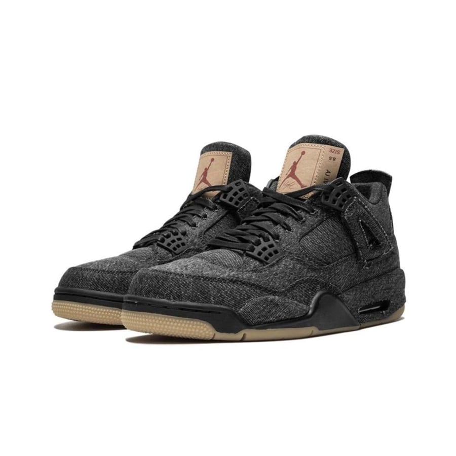 حذاء Nike x Levi's Air Jordan 4 Retro