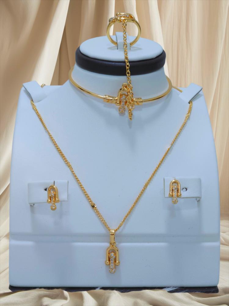 اطقم اطفال
