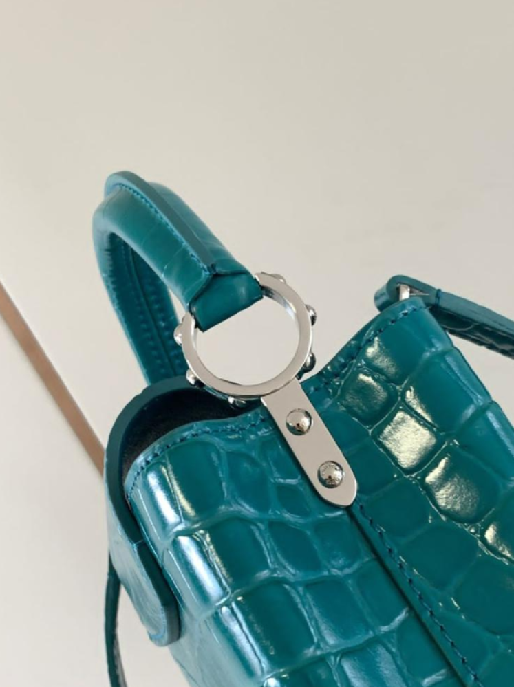 شنطة لويس فيتون كابوسين Lv Capucines