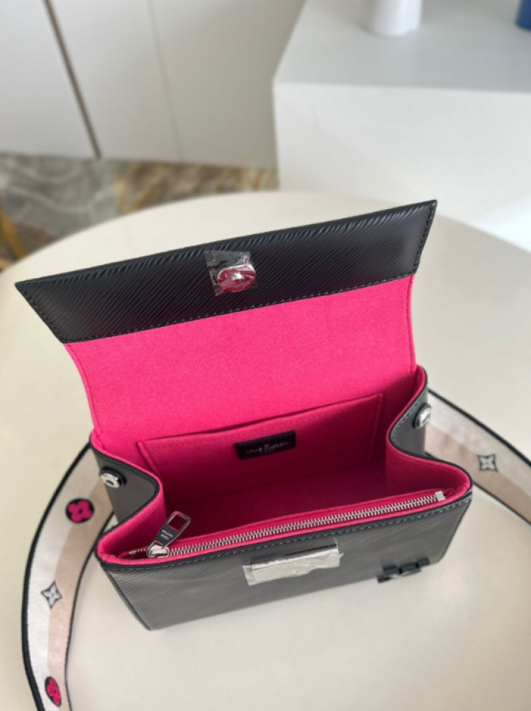 شنطة لويس فيتون LV Cluny