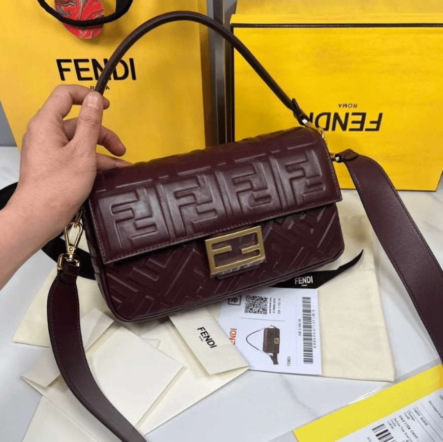 شنطة فندي Fendi Baguette