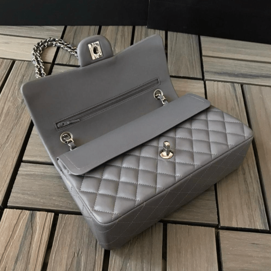 شنطة شانيل جامبو كلاسيك Chanel Lambskin Classic Jumbo bag