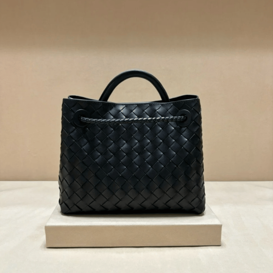 شنطة بوتيغا فينيتا Bottega Veneta