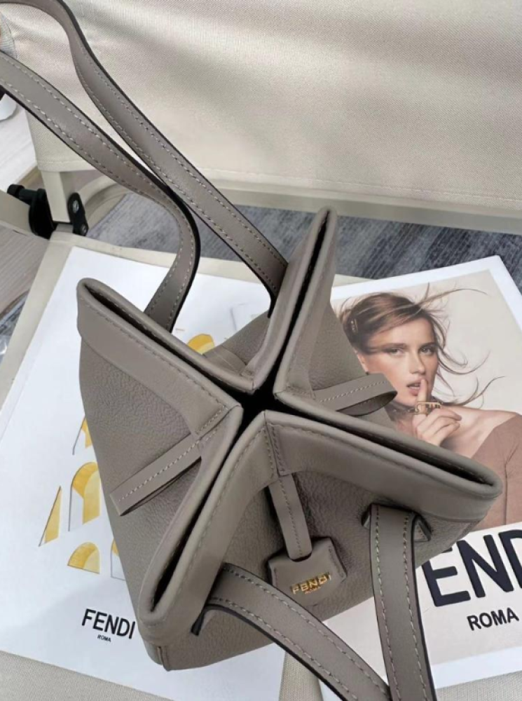 شنطة فندي Fendi Origami