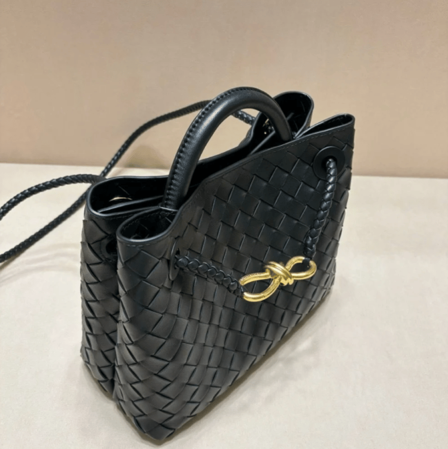 شنطة بوتيغا فينيتا Bottega Veneta