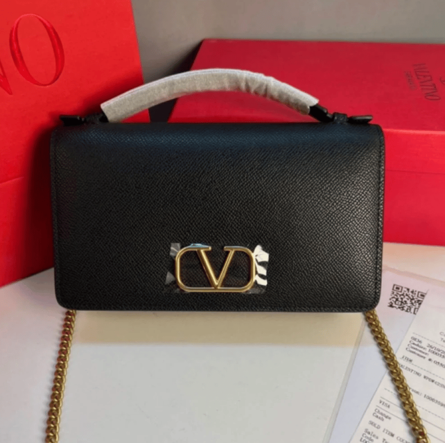 شنطة Valentino باللون الأسود
