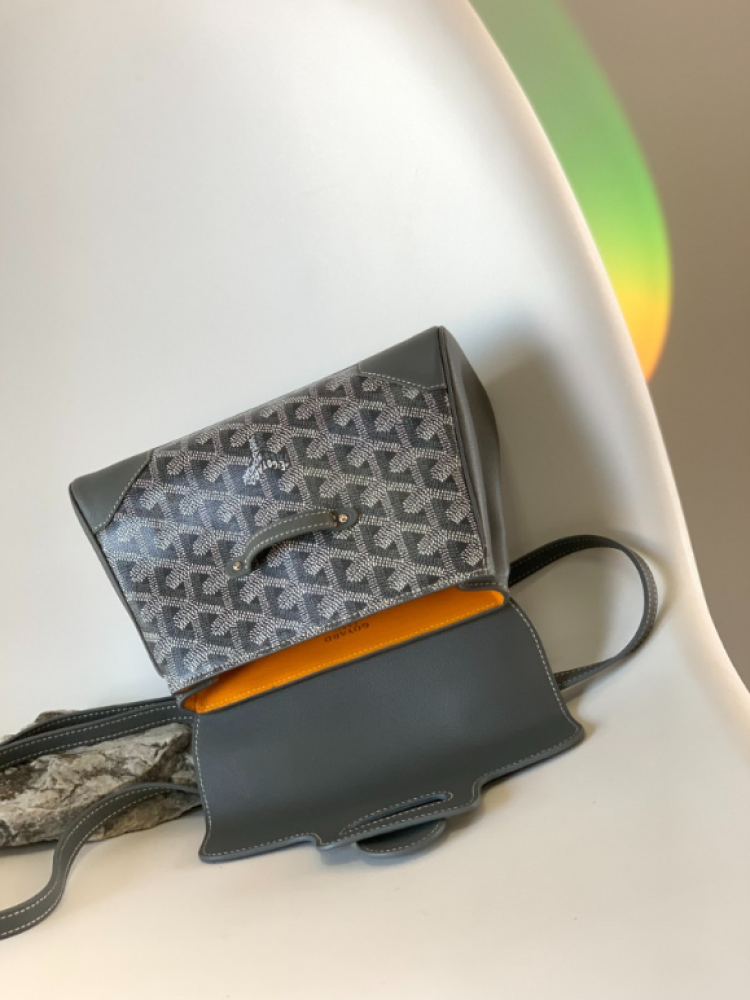 شنطة جويارد Goyard