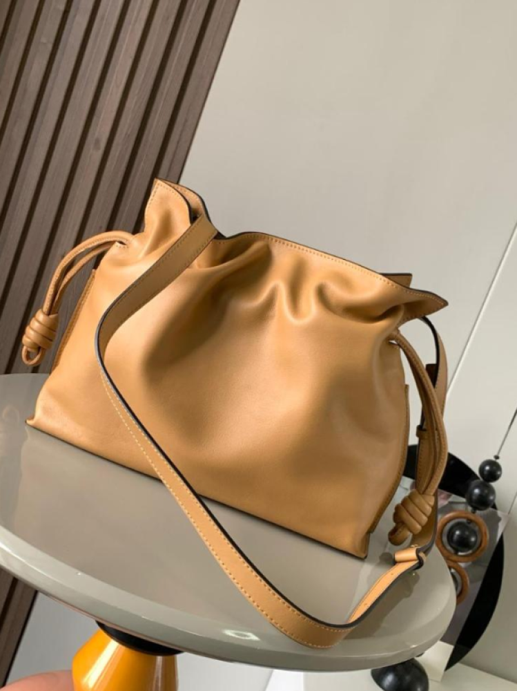 شنطة لويفي Lowew Flamenco clutch