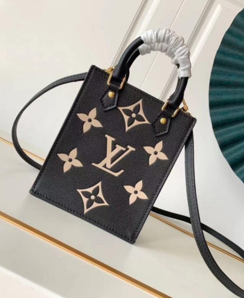 شنطة لويس فيتون LV Petit Sac Plat