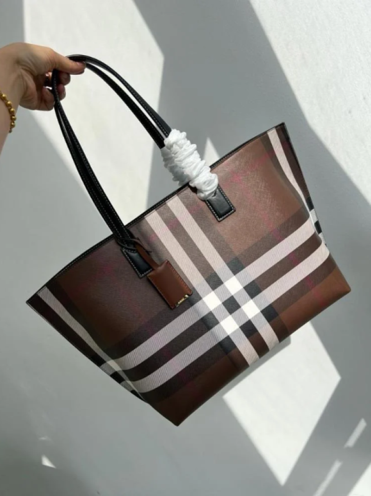 شنطة بربري Burberry Tote bag