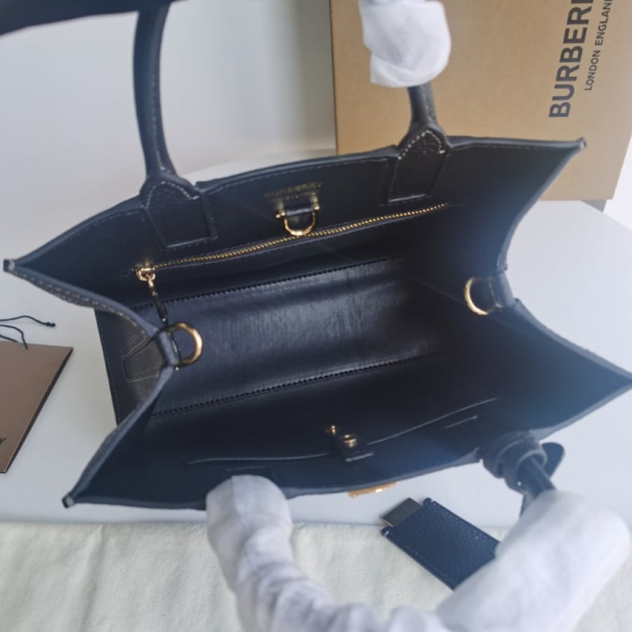 شنطة Burberry