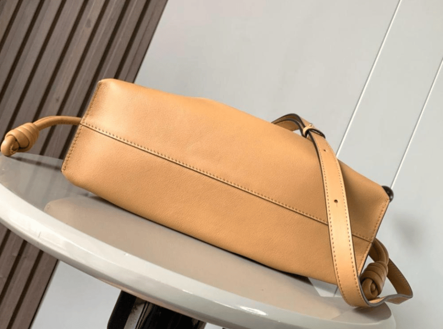 شنطة لويفي Lowew Flamenco clutch