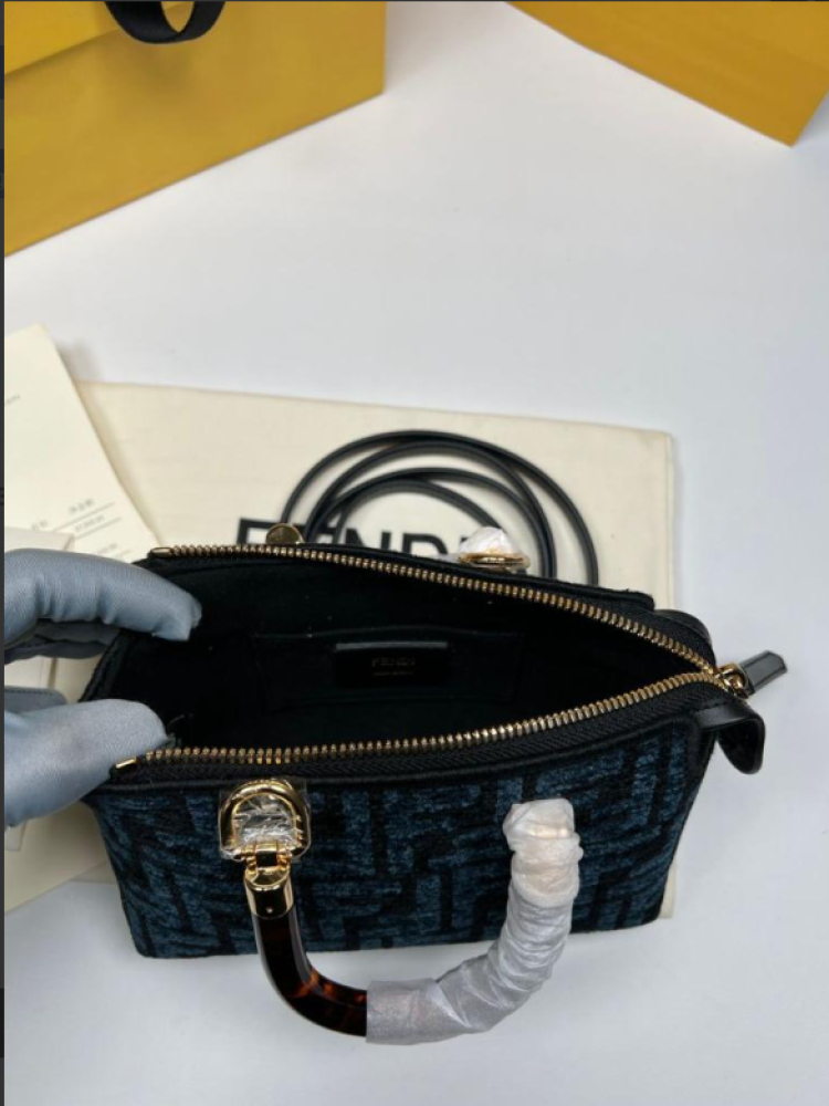 شنطة فندي Fendi by the way Handle bag