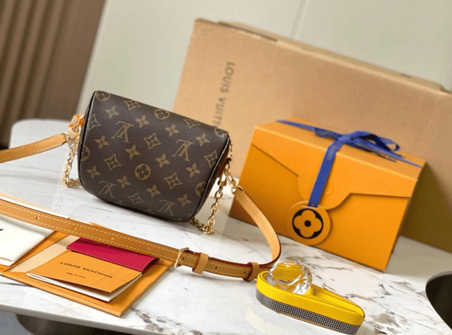 شنطة لويس فيتون Lv mini BumBag
