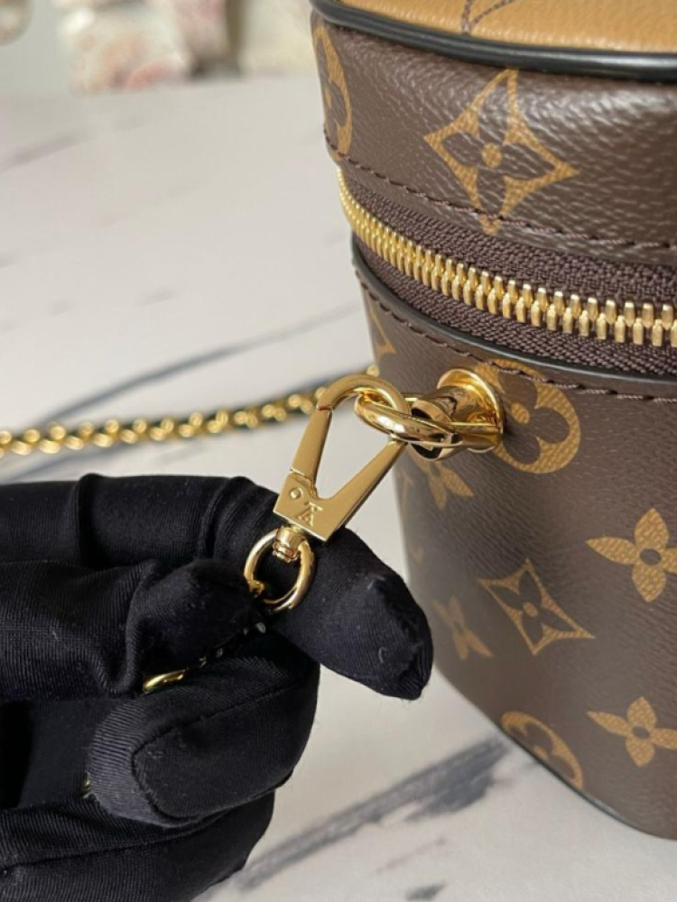 شنطة لويس فيتون Lv vanity Pm