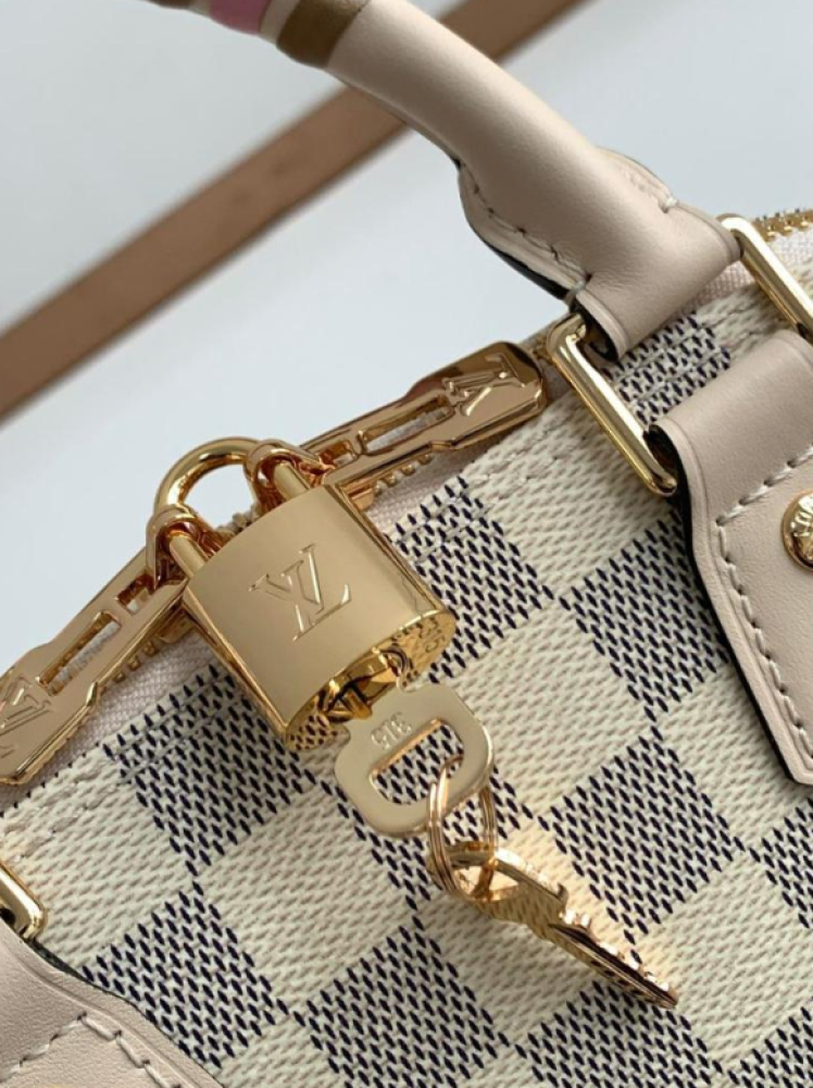 شنطة لويس فيتون Lv BB alma