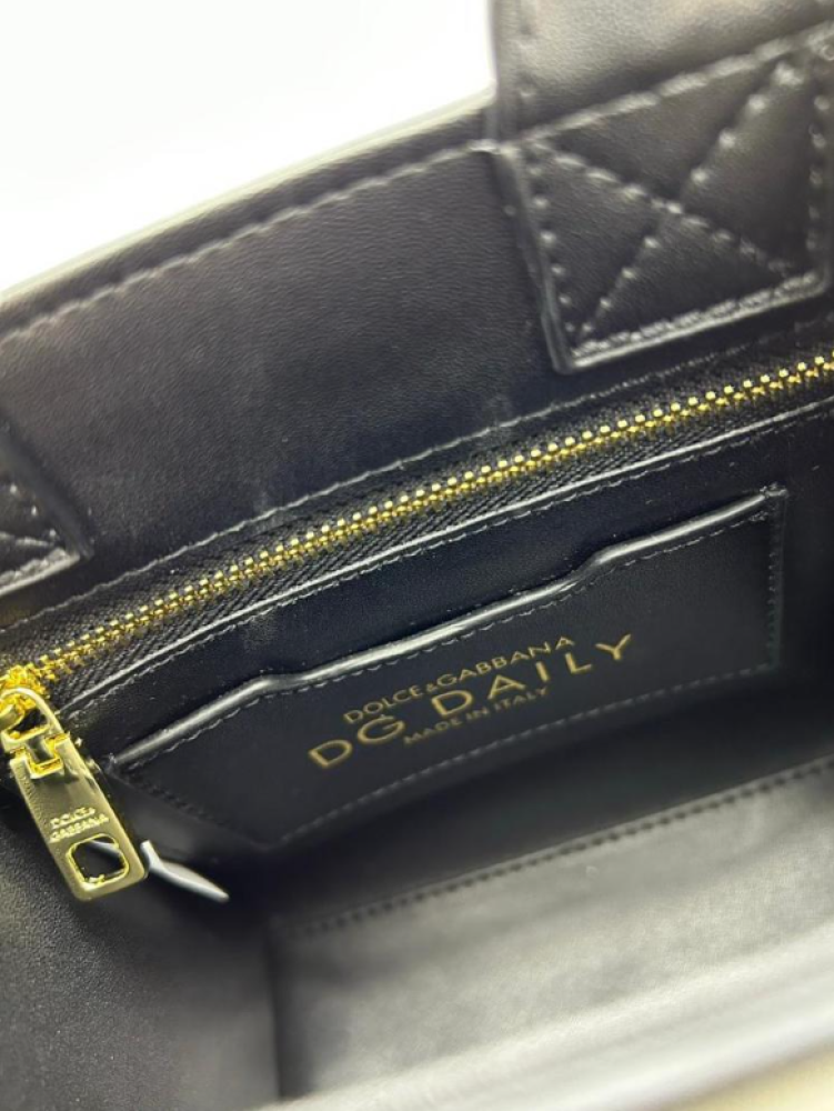 شنطة دولتشي اند غابانا D&G Tote