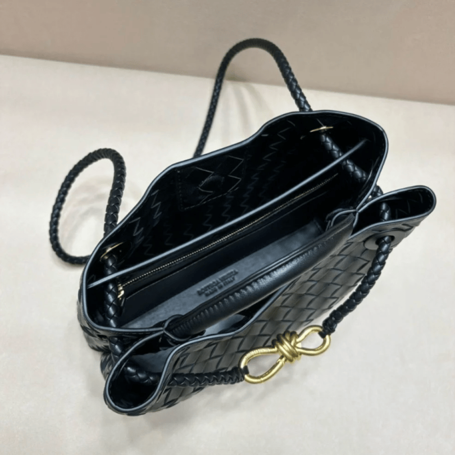 شنطة بوتيغا فينيتا Bottega Veneta