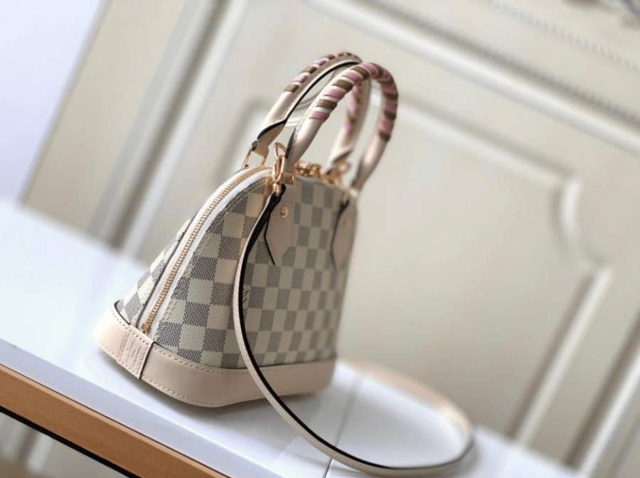 شنطة لويس فيتون Lv BB alma