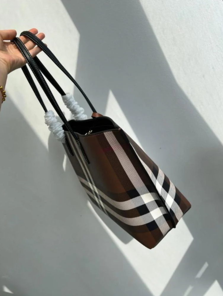 شنطة بربري Burberry Tote bag