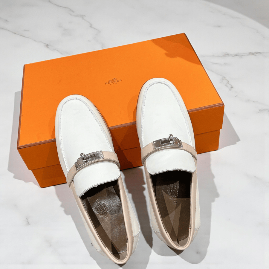 تصميم Hermès Kelly الأيقوني بلون أبيض عاجي فاخر