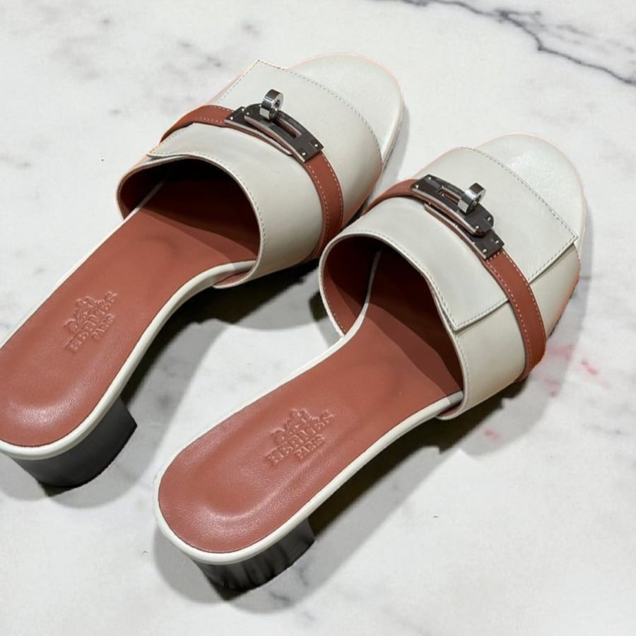 Hermès Gigi 50 Sandal in Brown and White Calfskin with Kelly Buckle